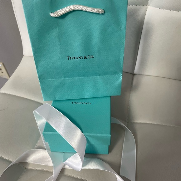 Tiffany Open Heart Pendant Large on mesh sterling silver chain. Pouch incl. - Picture 4 of 9